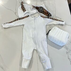 Burberry Onesie Infant Set - Pouch - Hat - Bib - 6M